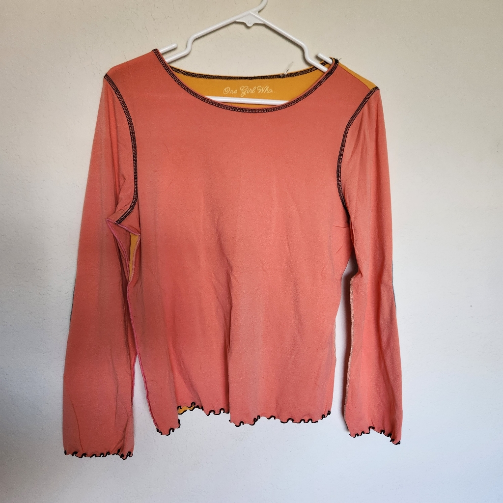 One Girl Who Women Coral Yellow Long Sleeve Crew Neck Top Sz Medium/Large Euc